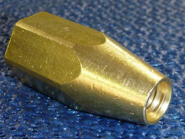 6-Hole Brass Cluster Base - Image 6